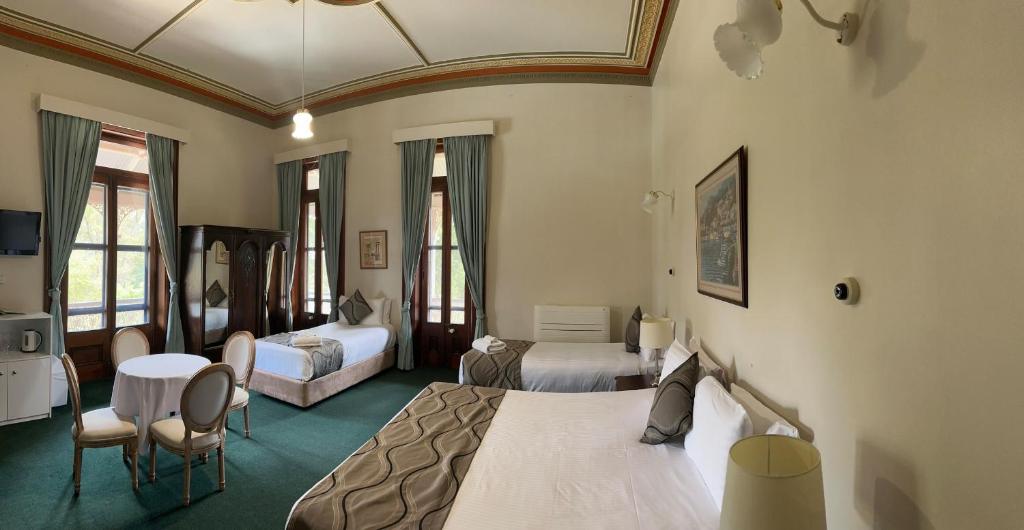 Collins Suite